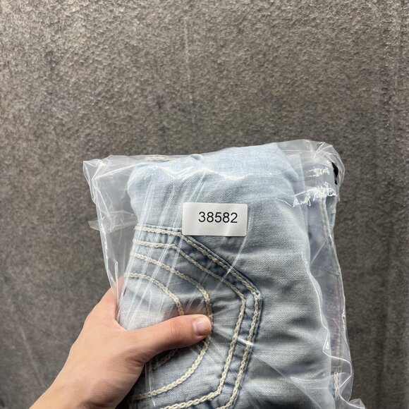 True Religion Jeans Mens 36 Light Wash Section Straight Leg Flap Denim Pants - Picture 10 of 10